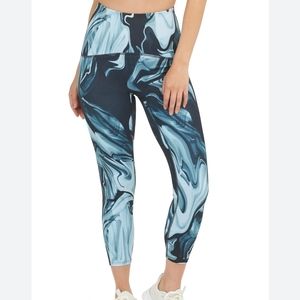 SPANX Booty Boost Active Marbled 7/8 Leggings Small